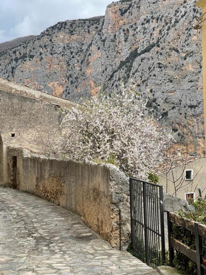 Bed and Breakfast La Magara Civita Exterior foto